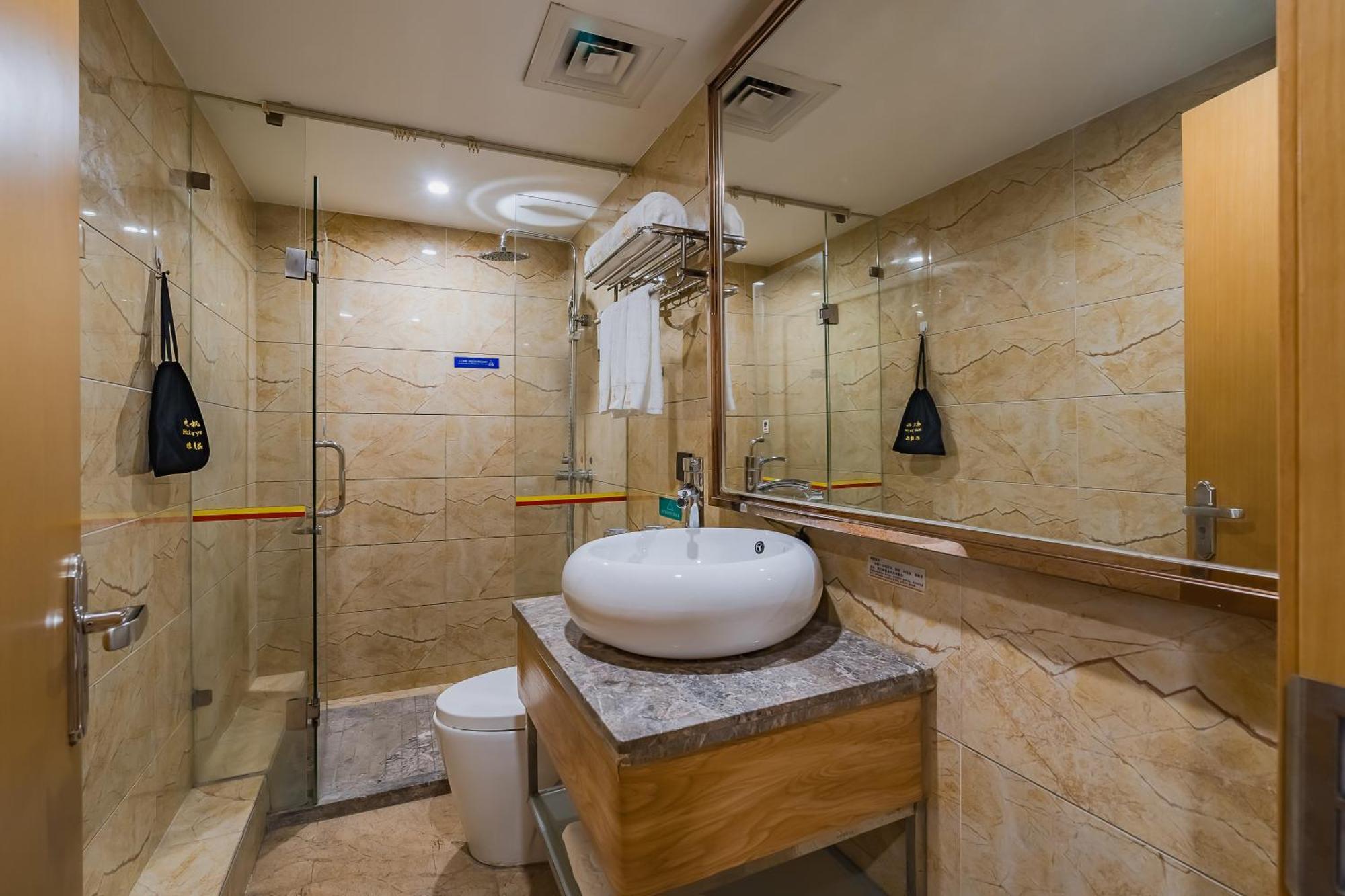 Super 8 Hotel Select Guangzhou Railway Station Xicun Subway Station Bagian luar foto
