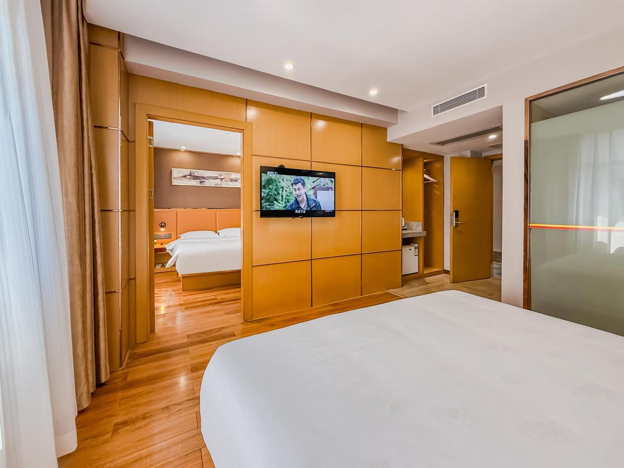 Super 8 Hotel Select Guangzhou Railway Station Xicun Subway Station Bagian luar foto